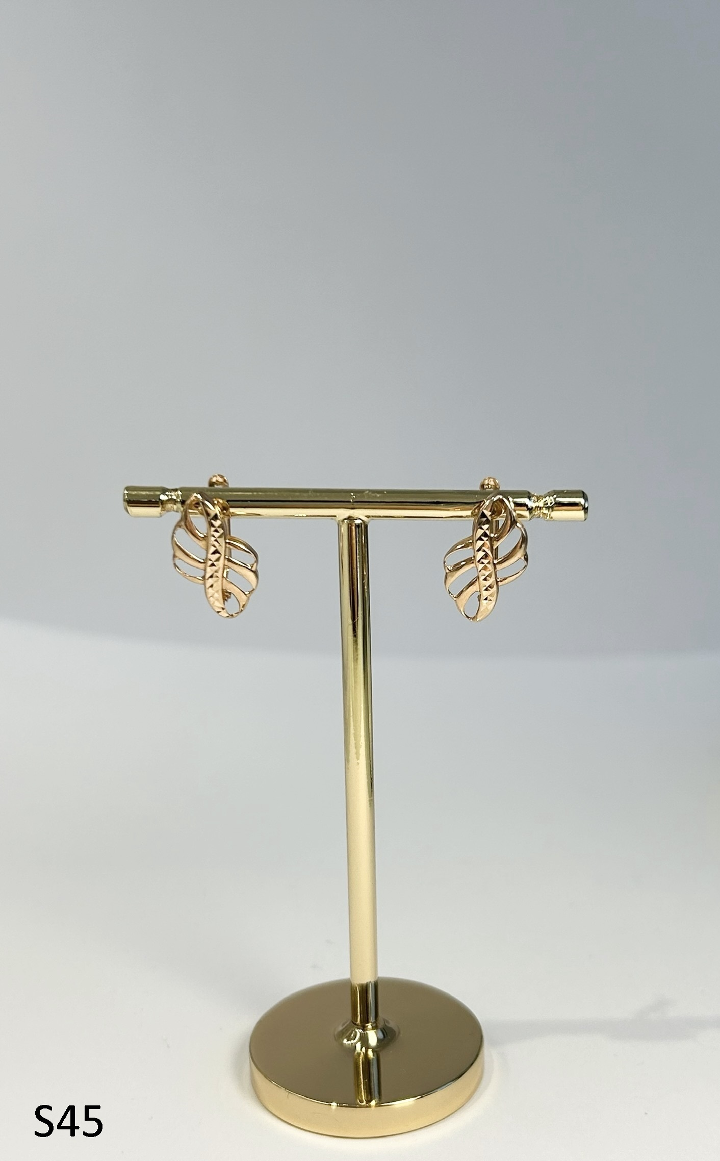 S45